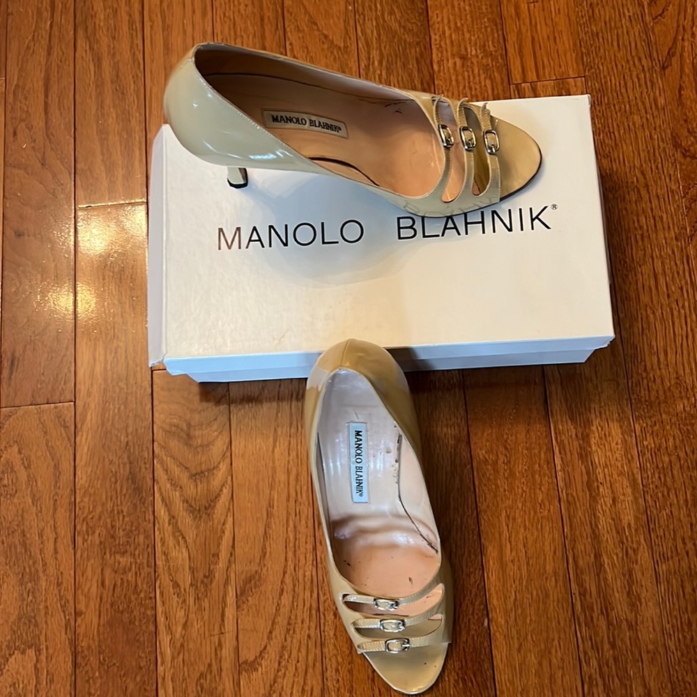 Manolo Blahnik patent leather beige open toe high heel shoes size 38.5
